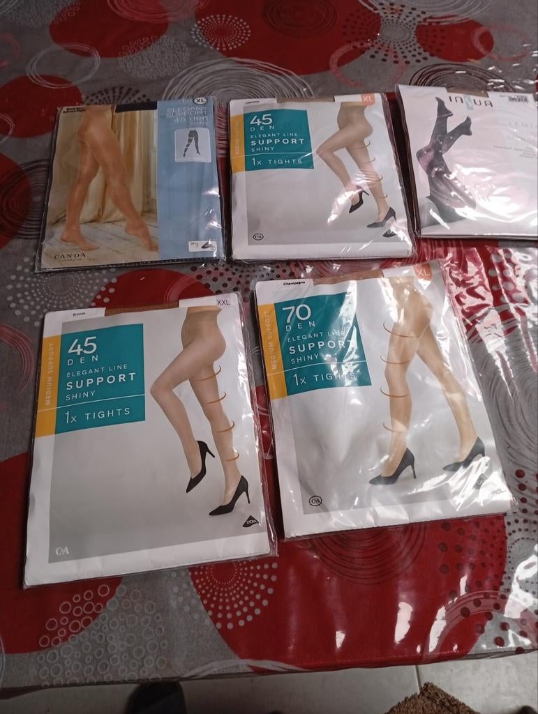 Verschillende steunkousen, Zwart