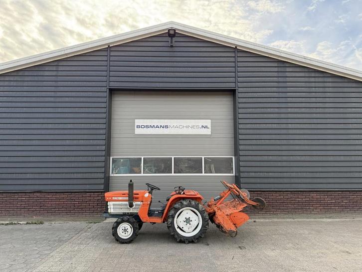 Kubota B1600 4WD 20 PK minitractor + frees, Zakelijke goederen, Landbouw | Tractoren, tot 2500, Overige merken, Gebruikt