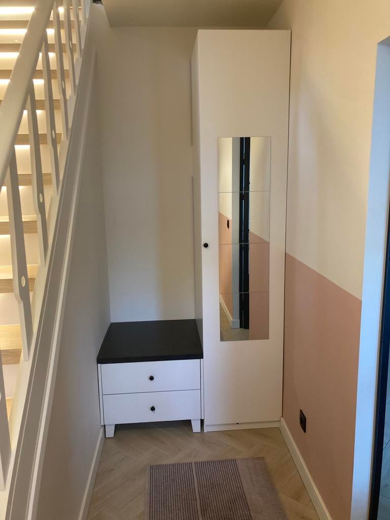 Halkast Ikea, Enlèvement