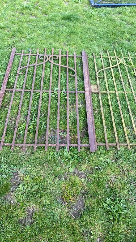 Antieke poort, Ophalen, Zo goed als nieuw