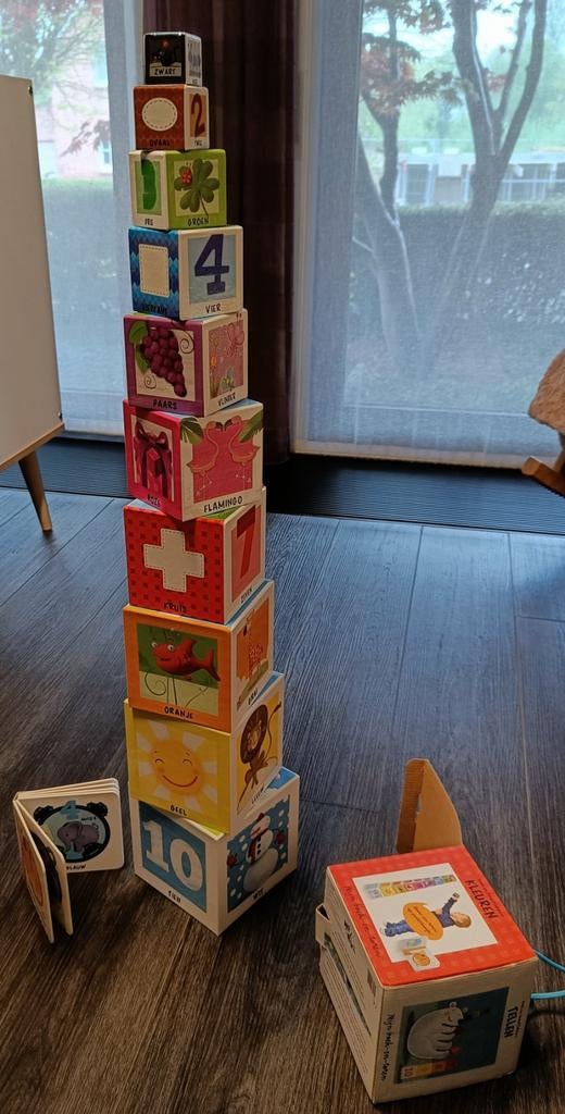 Stapeltoren met boekje, Ophalen of Verzenden