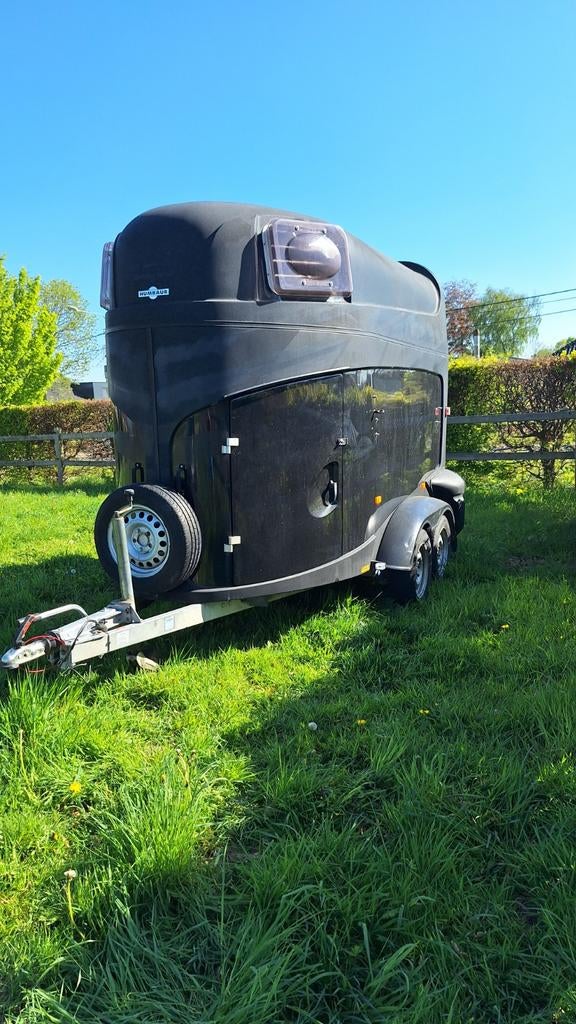 Humbaur paardentrailer, Dieren en Toebehoren, Ophalen