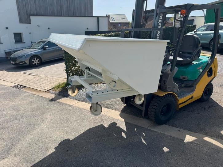 Kantelbak / kiepbak / uitstortbak 600L, Doe-het-zelf en Bouw, Werkbanken, Gebruikt, 120 tot 170 cm, Ophalen