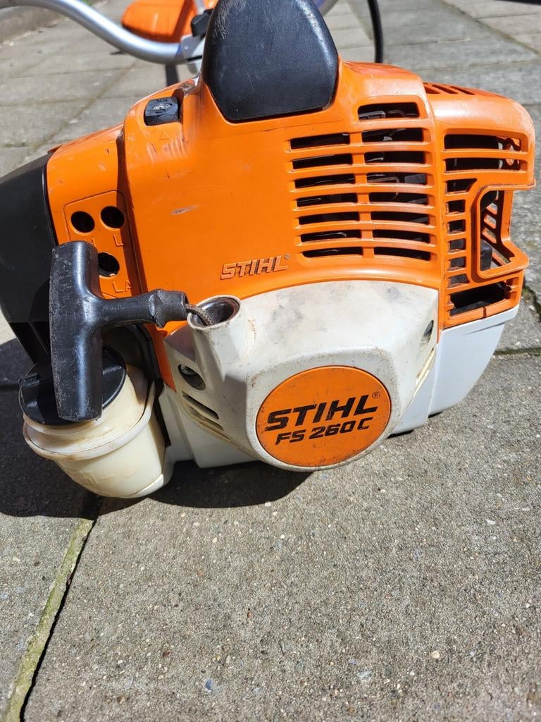 DEBROUSSAILLEUSE STIHL FS 260