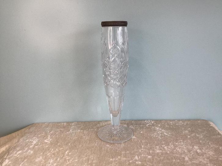 Vaas in kristal met zilveren rand. VSL041/C., Antiek en Kunst, Antiek | Vazen, Ophalen