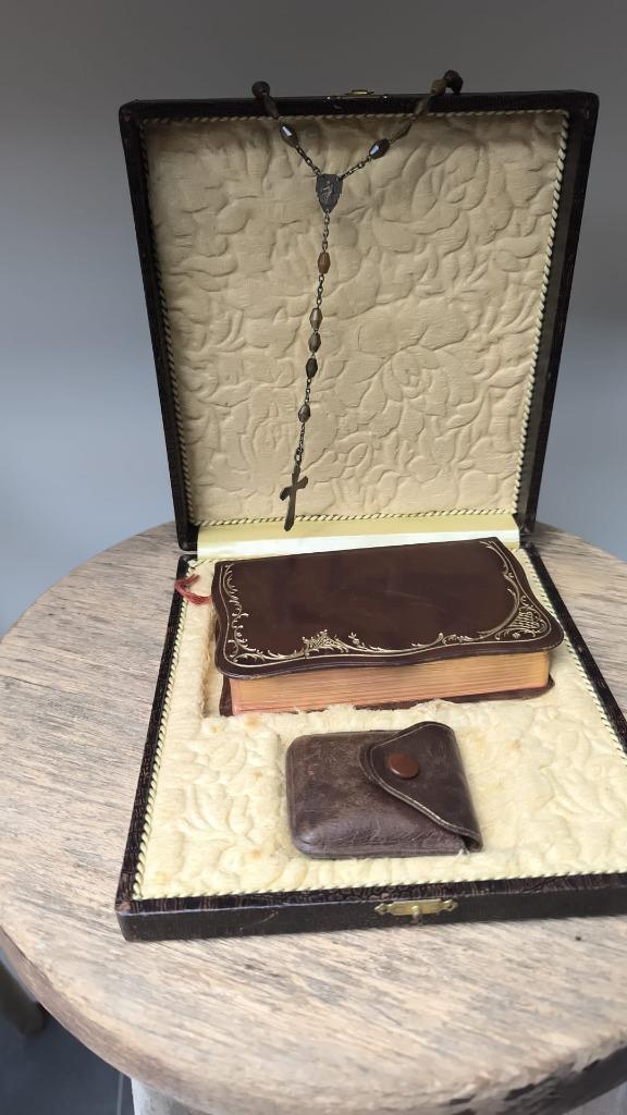 Unieke katholieke gebedenset uit de 20e eeuw, Verzamelen, Overige Verzamelen, Zo goed als nieuw, Ophalen