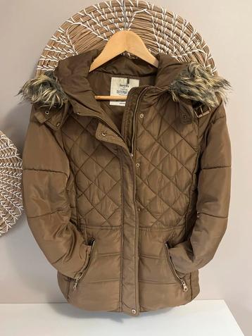 Veste Bershka T36 beschikbaar voor biedingen