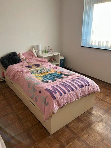 1 persoons bed inclusief matras beschikbaar voor biedingen