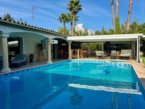 villa met zwembad in het zuidoosten van Frankrijk, Vakantie, Vakantiehuizen | Frankrijk, Provence en Côte d'Azur, Landhuis of Villa
