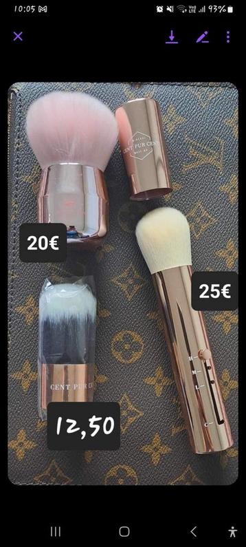 Make up brush 