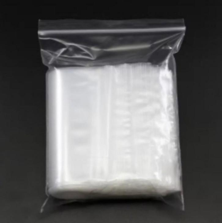 50 stuks Plastic Hersluitbare Zakjes 8 x 12 - - Prijs € 4,45, Hobby en Vrije tijd, Overige Hobby en Vrije tijd, Nieuw, Ophalen of Verzenden