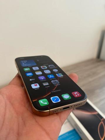 iPhone 16 Pro Max 256GB Titane Sable, NEUF!! Vd/éch.  disponible aux enchères