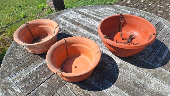 Bloempot aardewerk 26x12 voor hangplanten met ophanging., Tuin en Terras, Bloembakken en Plantenbakken, Gebruikt, Kunststof, Minder dan 30 cm