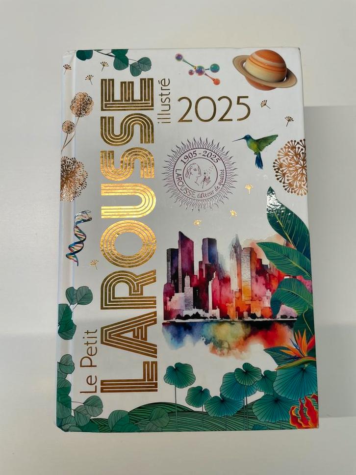 Le petit larousse illustre 2025 - nieuwprijs €50, Boeken, Encyclopedieën, Zo goed als nieuw, Complete serie, Algemeen, Ophalen
