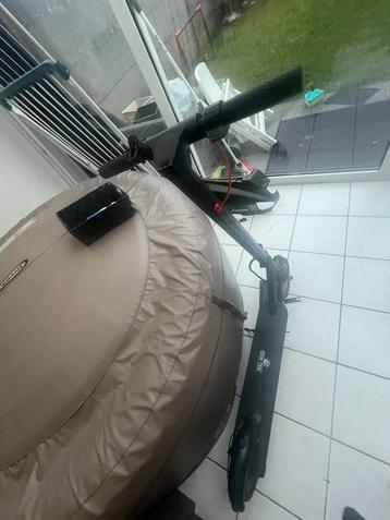 Elektrische step voor onderdelen batterij is kapot beschikbaar voor biedingen