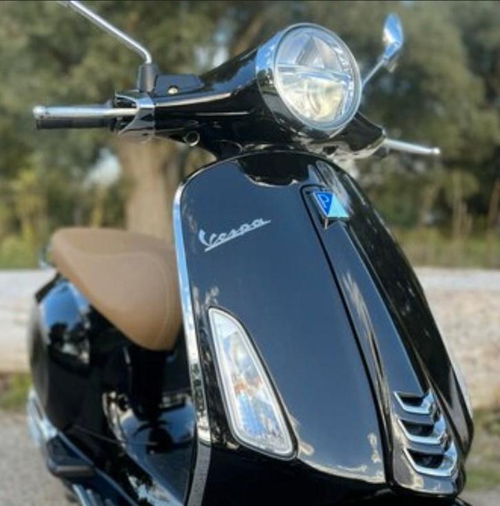 Vespa primavera 2022 E5, Fietsen en Brommers, Scooters | Vespa, Ophalen