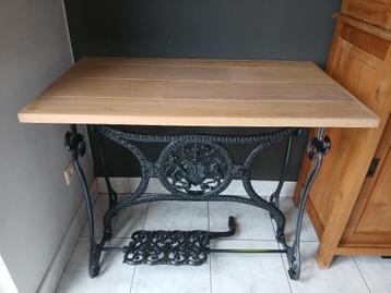 Commode avec ancien pied de machine à coudre - Chêne massif, Moins de 100 cm, Comme neuf, Enlèvement, 50 à 100 cm
