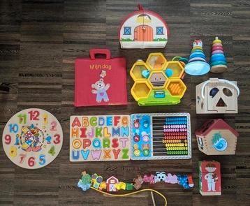 Supermooie set babyspeelgoed - vooral houten speelgoed  beschikbaar voor biedingen