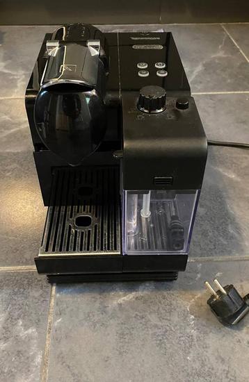 Nespresso DeLonghi EN520 Lattissima met capsulehouders, Elektronische apparatuur, Koffiezetapparaten, Ophalen, Gebruikt, Combi