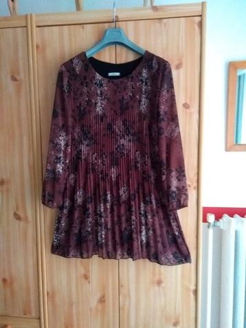 JURK  helemaal  geplooid beschikbaar voor biedingen