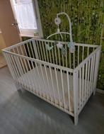 Wit babybedje met muziekmobieltje, Kinderen en Baby's, Ophalen, Gebruikt, Matras