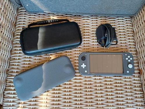 Nintendo Switch Lite Bundel, Games en Spelcomputers, Spelcomputers | Nintendo Switch Lite, Zo goed als nieuw, Grijs, Met beschermhoes of tas