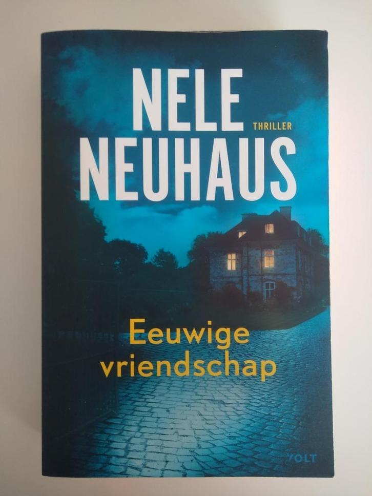 Art. 809 Nele Neuhaus - Eeuwige Vriendschap, Boeken, Thrillers, Zo goed als nieuw, Europa overig, Ophalen of Verzenden