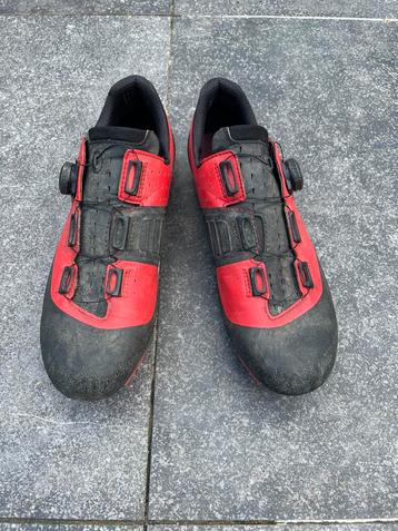 Chaussures de cyclisme Fizik Vento X3 - Taille 43 disponible aux enchères