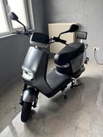 Elektrische scooter YADEA E8S LITE, Fietsen en Brommers, Ophalen, Zo goed als nieuw