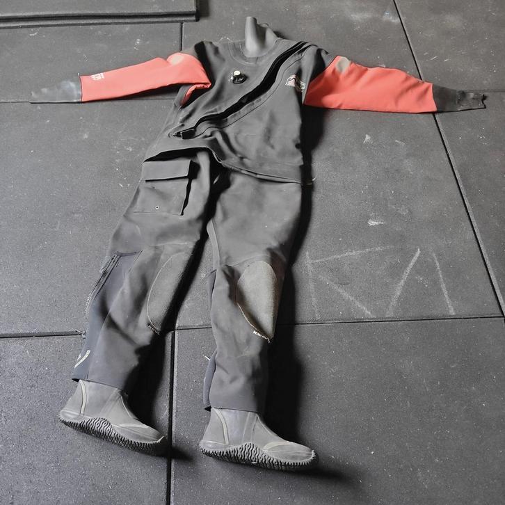 Droogpak en onderpak trilaminaat merk Bare, Watersport en Boten, Duiken, Ophalen