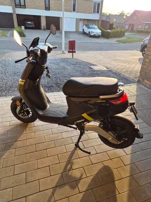 motion voltz a klasse 25 km/u, Fietsen en Brommers, Snorfietsen en Snorscooters, Nieuw, Ophalen