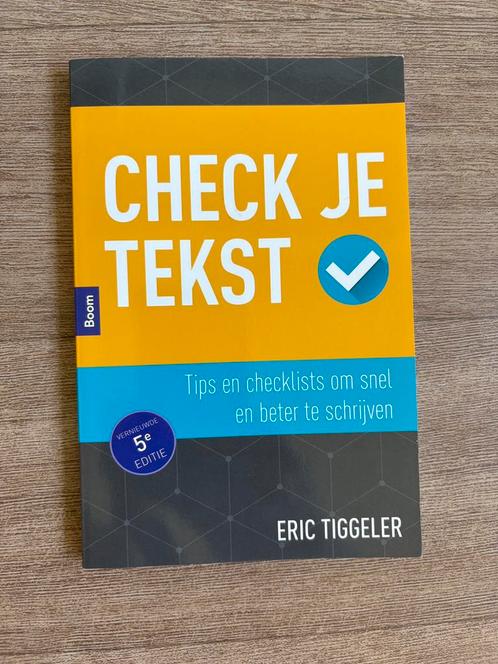 Eric Tiggeler - Check je tekst, Boeken, Overige Boeken, Zo goed als nieuw, Ophalen of Verzenden