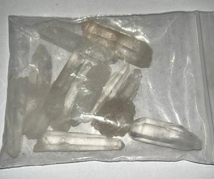 Zak met kwarts of Bergkristal - 98gram totaal, Verzamelen, Mineralen en Fossielen, Ophalen of Verzenden