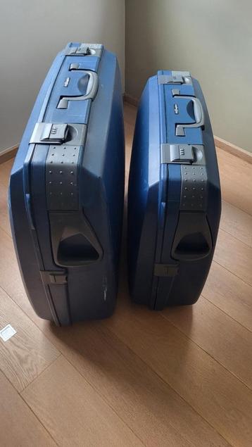 2 reiskoffers beschikbaar voor biedingen