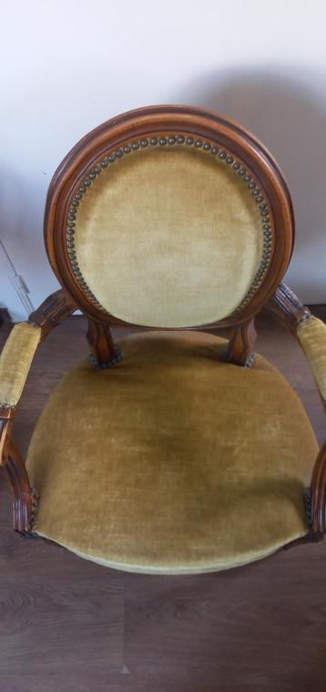 Chaise vintage beschikbaar voor biedingen