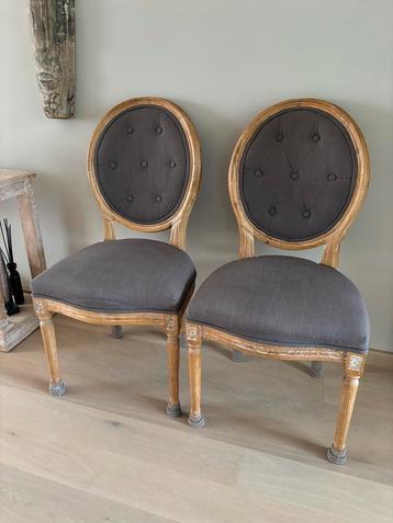 Landelijke medallion stoelen Charrell beschikbaar voor biedingen