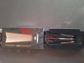 Roman benecky 24 gram, Sport en Fitness, Darts, Ophalen, Zo goed als nieuw, Pijlen