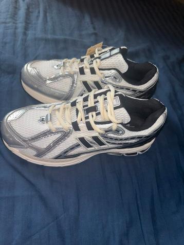 New balance 1906R beschikbaar voor biedingen