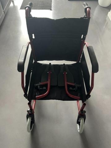 Chaise roulante repliable NEUVE ! beschikbaar voor biedingen