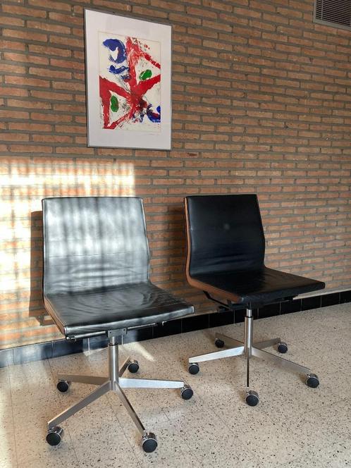 2x VVD Chair door Vincent Van Duysen, Antiek en Kunst, Antiek | Meubels | Stoelen en Sofa's, Ophalen