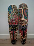 Leuke handgesneden decoratieve Afrikaanse maskers, Ophalen
