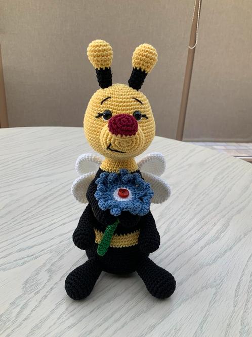 Bijtje Bubba ( handwerk - amigurumi), Hobby en Vrije tijd, Breien en Haken, Nieuw, Haken, Ophalen of Verzenden