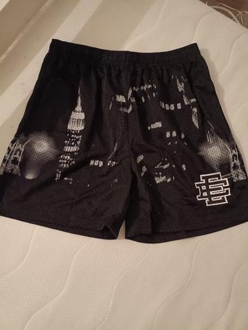 LVNT.LIFE shorts in maat XL (NIEUW) beschikbaar voor biedingen