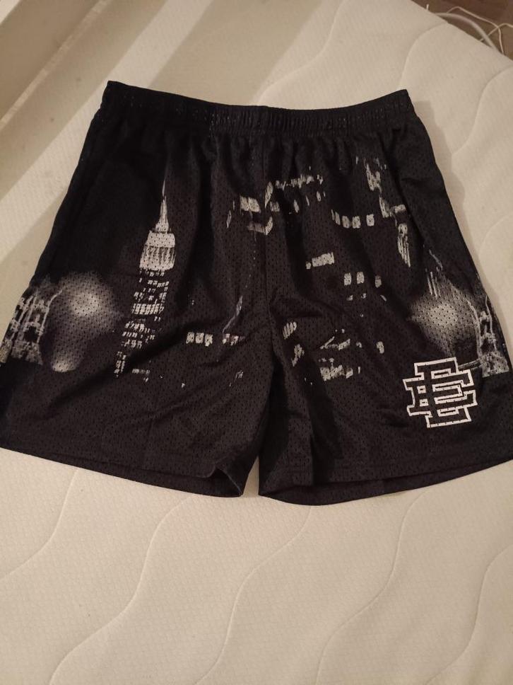 LVNT.LIFE shorts in maat XL (NIEUW), Kleding | Heren, Sportkleding, Nieuw, Overige typen, Maat 56/58 (XL), Zwart, Verzenden