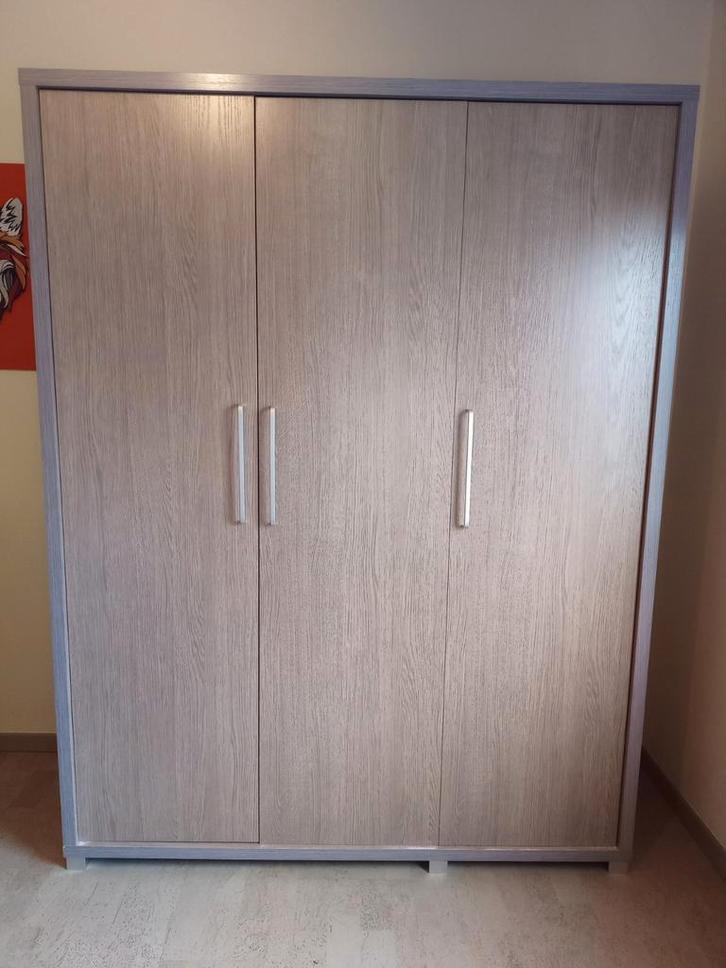 Grote kledingkast., Kinderen en Baby's, Kinderkamer | Commodes en Kasten, Gebruikt, Kast, 105 cm of meer, 100 cm of meer, 50 tot 70 cm