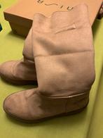 Laarzen met voering van Unissa maat 36, Kleding | Dames, Ophalen, Beige, Overige typen, Zo goed als nieuw