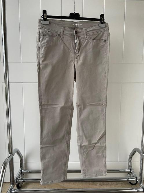 Broek met veel stretch van Duits merk Cambio, Kleding | Dames, Broeken en Pantalons, Zo goed als nieuw, Maat 38/40 (M), Beige