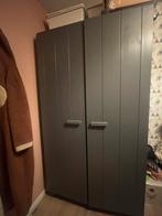 Kast 2 deurs kleur antraciet 1m10 breed 2meter hoog, Huis en Inrichting, Ophalen, Zo goed als nieuw