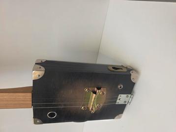 Gitaar,  Cigar Box Guitar  beschikbaar voor biedingen