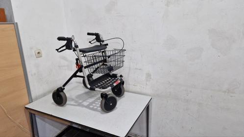 Vermeiren 286B rollator is een eenvoudige rollator met 4 wie, Diversen, Rollators, Zo goed als nieuw, Ophalen of Verzenden